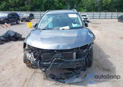 2017 Nissan Rogue Sv z USA, uszkodzony, nr VIN KNMAT2MT3HP593805